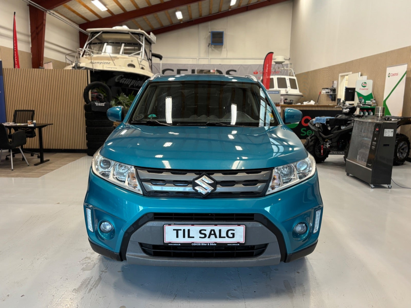 Turquoise Suzuki Vitara fra 2015