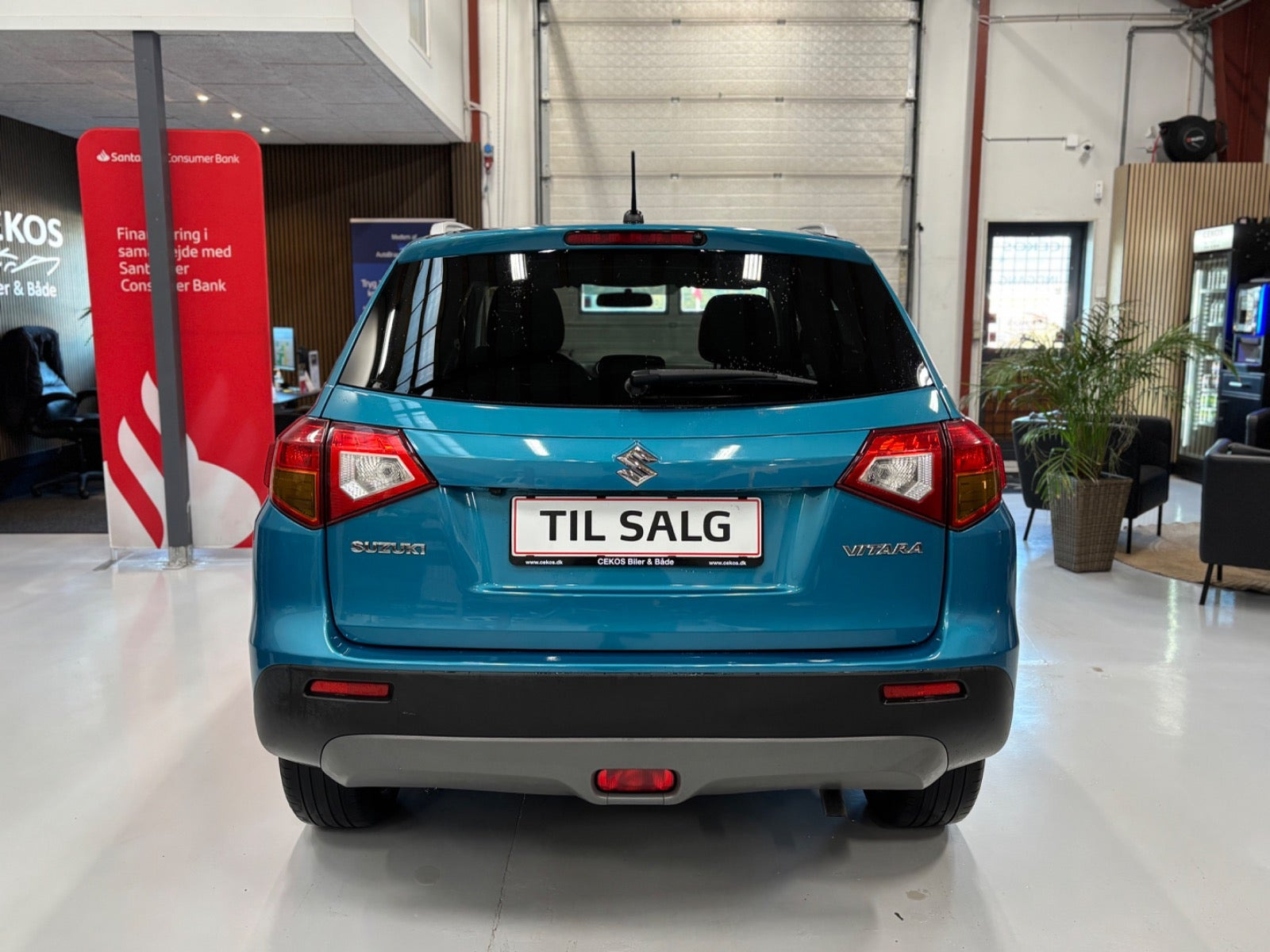 Turquoise Suzuki Vitara fra 2015