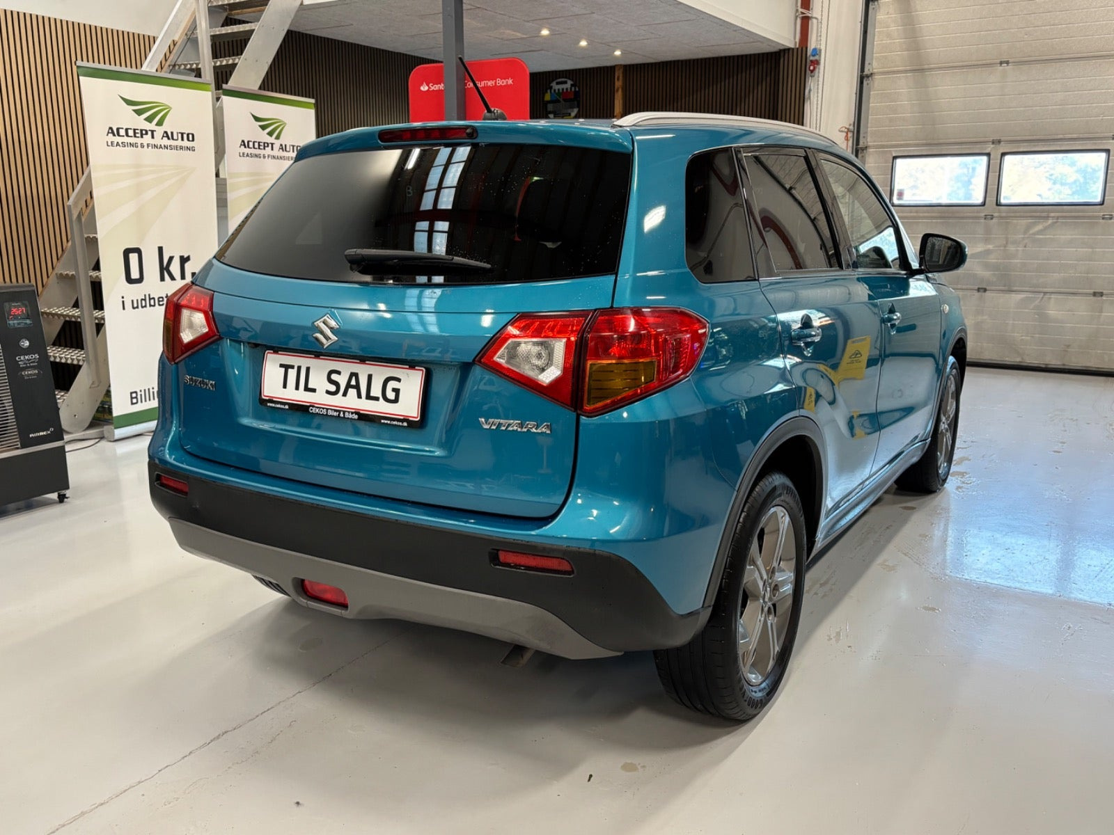Turquoise Suzuki Vitara fra 2015