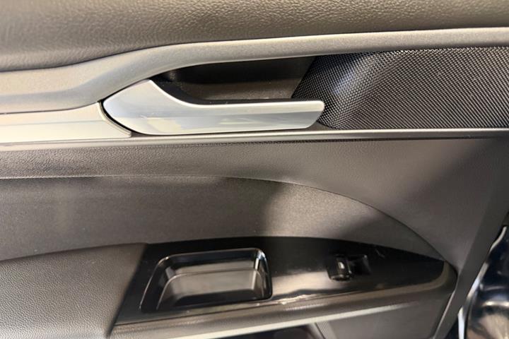 Sort Ford Mondeo fra 2018