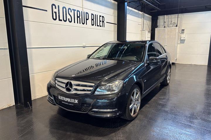 Sort Mercedes C200 fra 2011