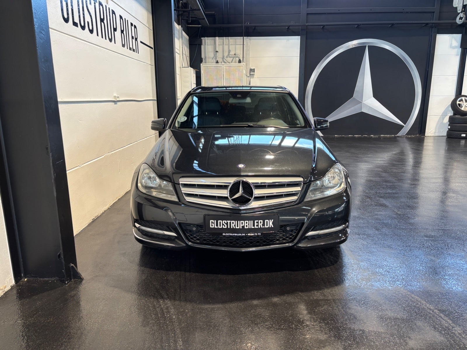 Sort Mercedes C200 fra 2011