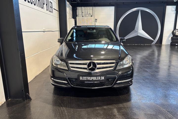 Sort Mercedes C200 fra 2011