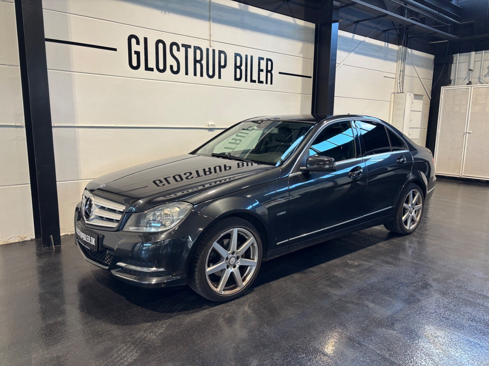 Sort Mercedes C200 fra 2011