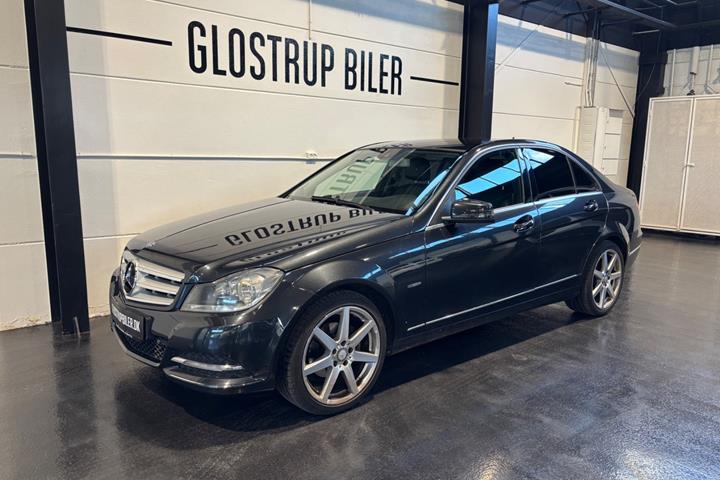 Sort Mercedes C200 fra 2011