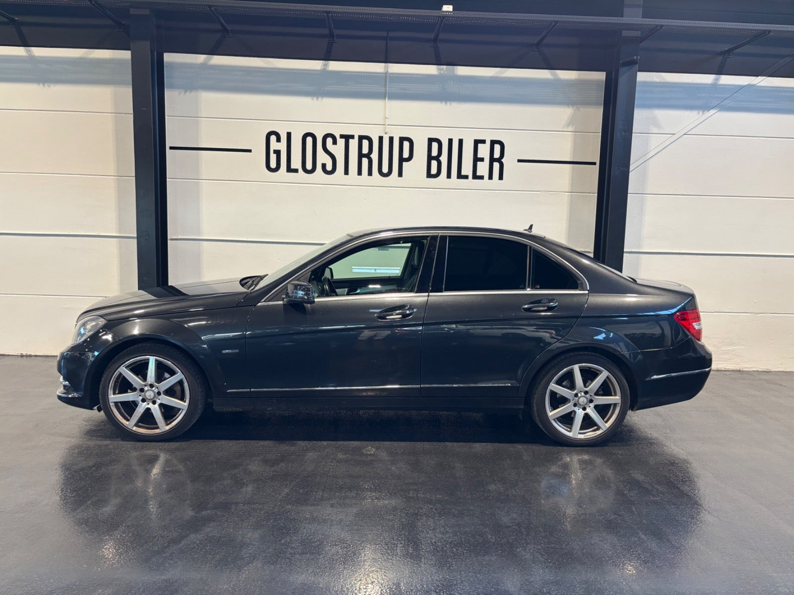Sort Mercedes C200 fra 2011