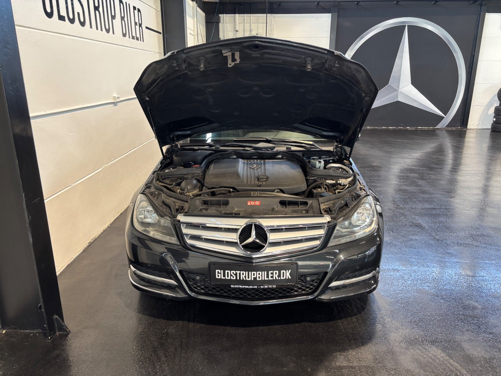 Sort Mercedes C200 fra 2011