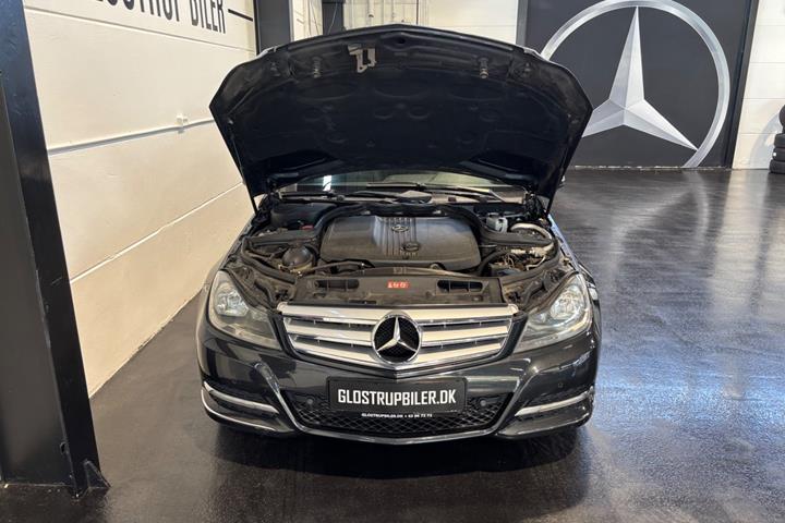 Sort Mercedes C200 fra 2011
