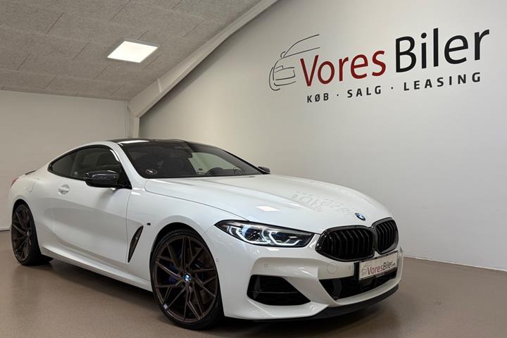 Hvid BMW M850i fra 2019
