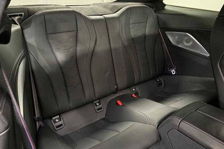 Hvid BMW M850i fra 2019