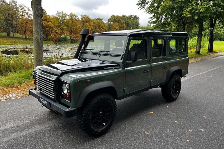 Grøn Land Rover Defender 110 fra 2013