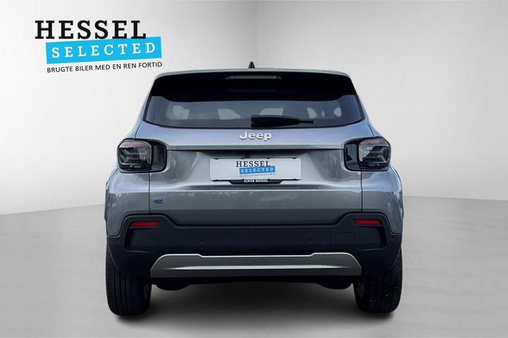 Grå Jeep Avenger fra 2025