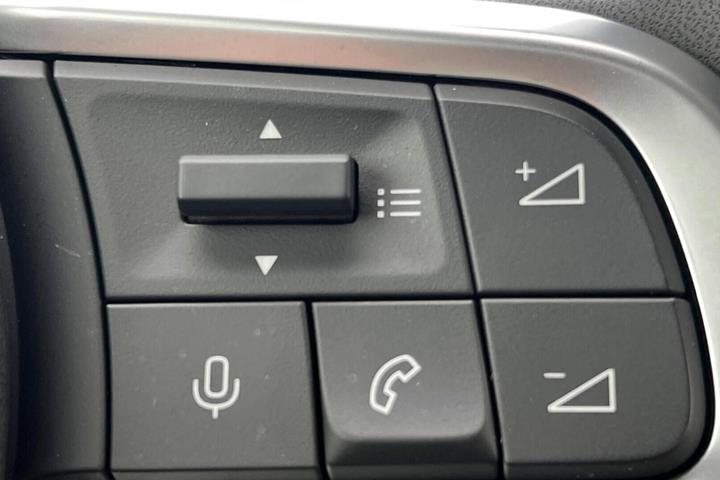 Grå Jeep Avenger fra 2025