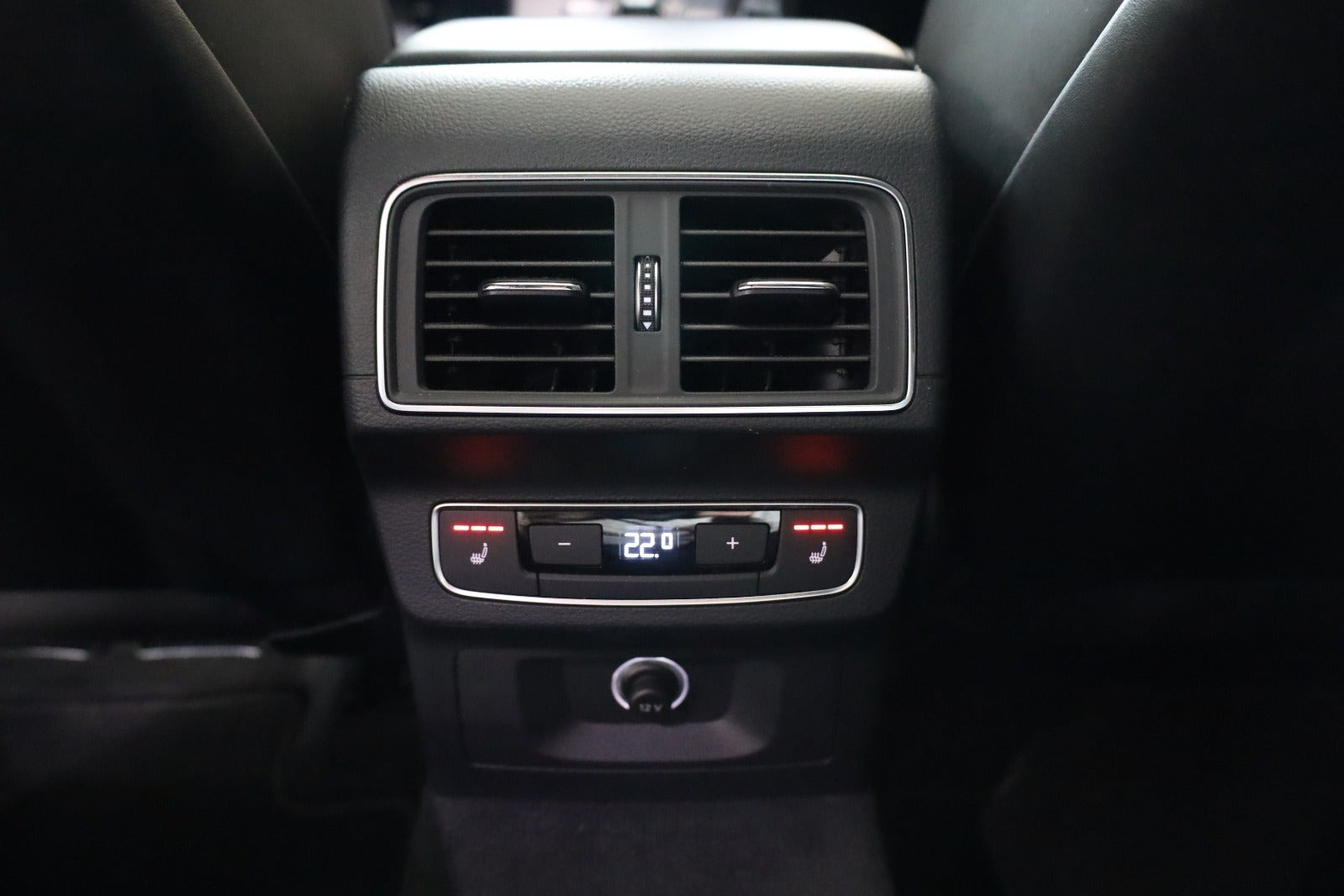 Grå Audi SQ5 fra 2018