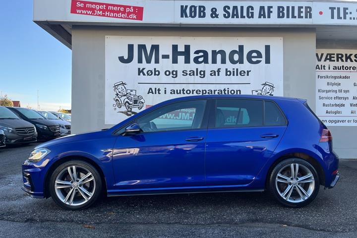 Blå VW Golf VII fra 2018