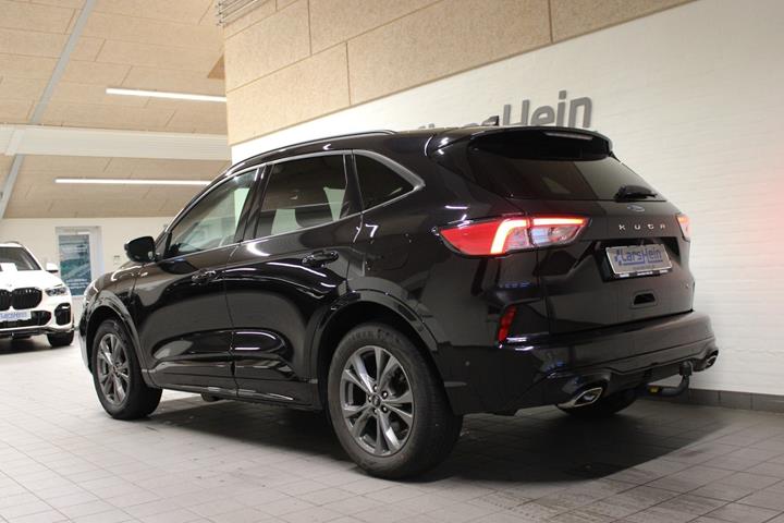 Sort Ford Kuga fra 2023