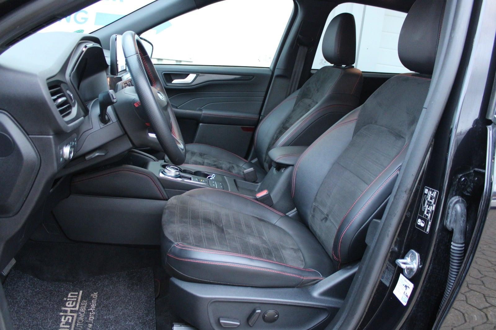 Sort Ford Kuga fra 2023