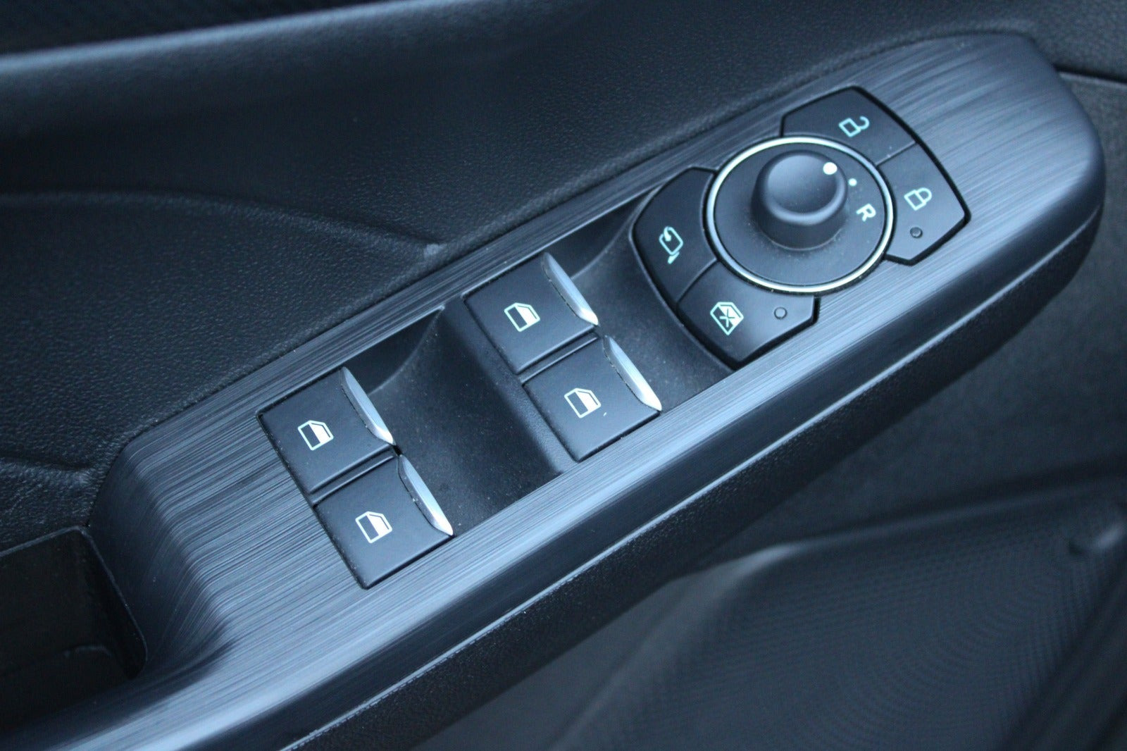 Sort Ford Kuga fra 2023