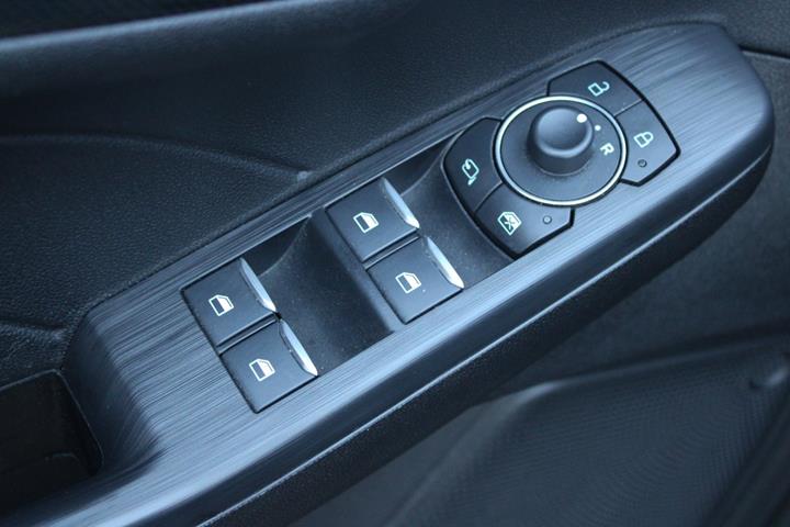 Sort Ford Kuga fra 2023