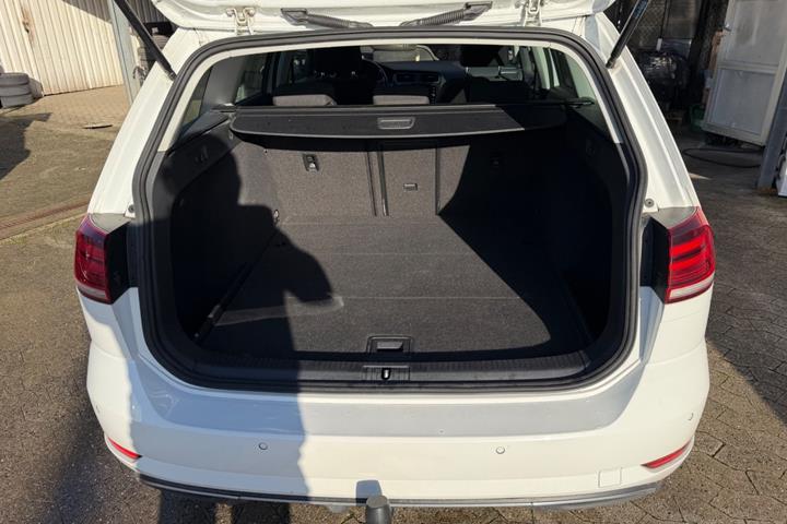Hvid VW Golf VII fra 2017