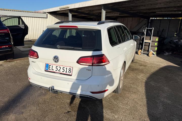 Hvid VW Golf VII fra 2017