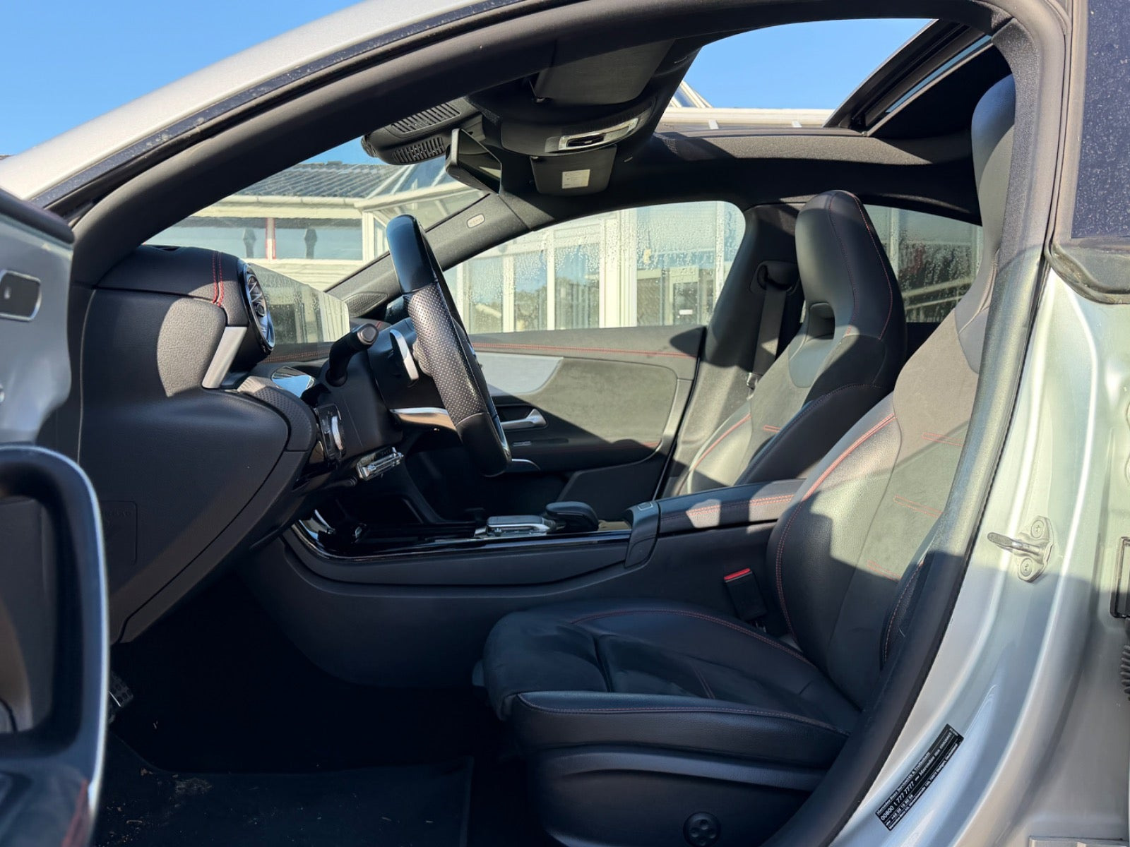 Sølv Mercedes CLA250 e fra 2022