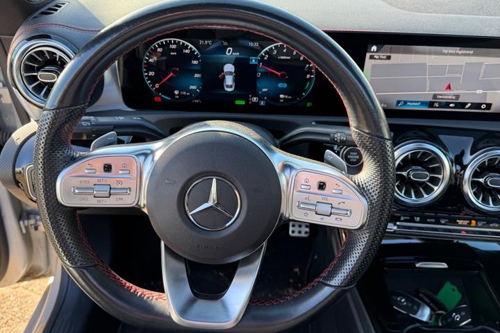 Sølv Mercedes CLA250 e fra 2022
