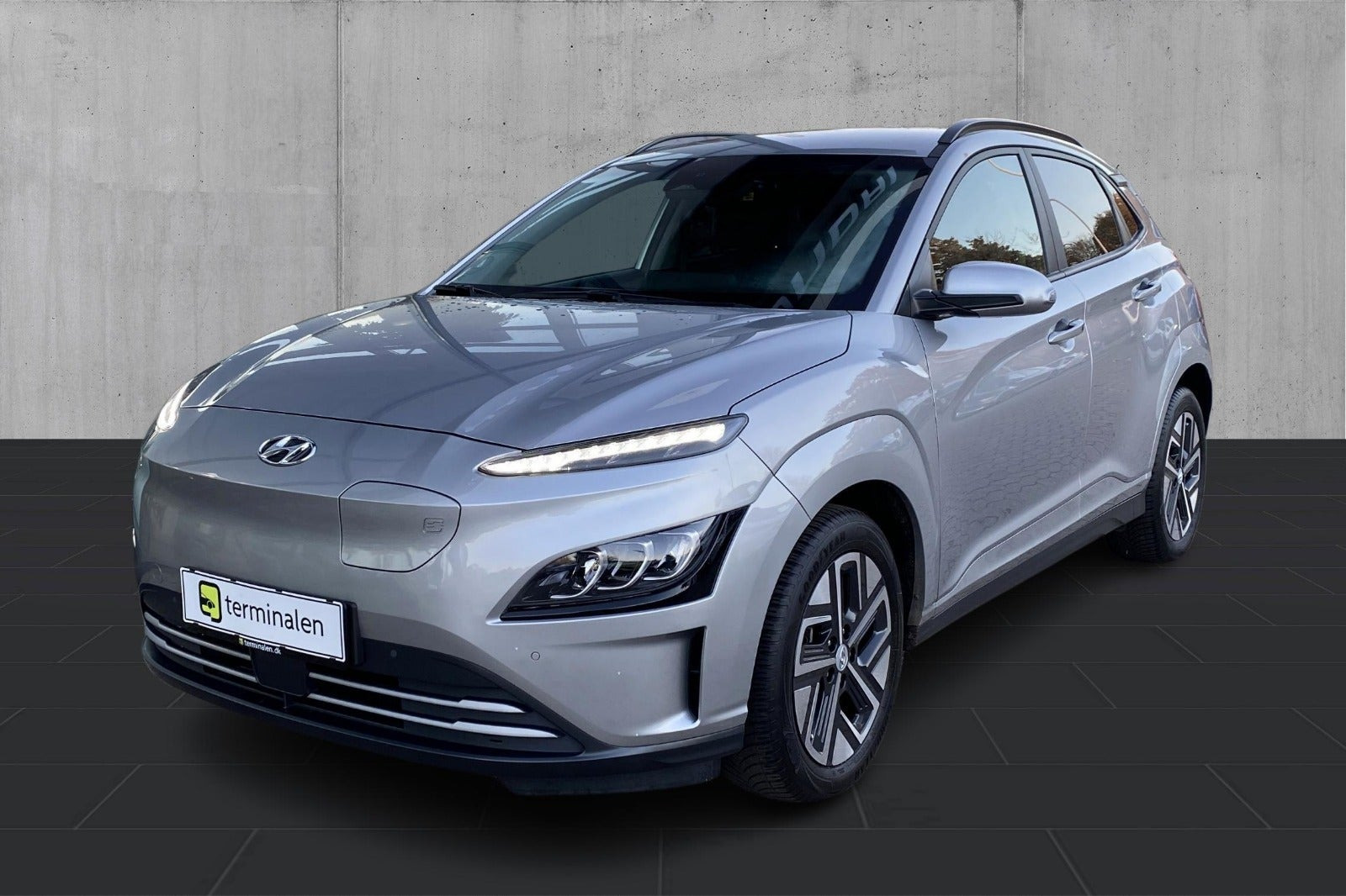 Sølv Hyundai Kona fra 2023