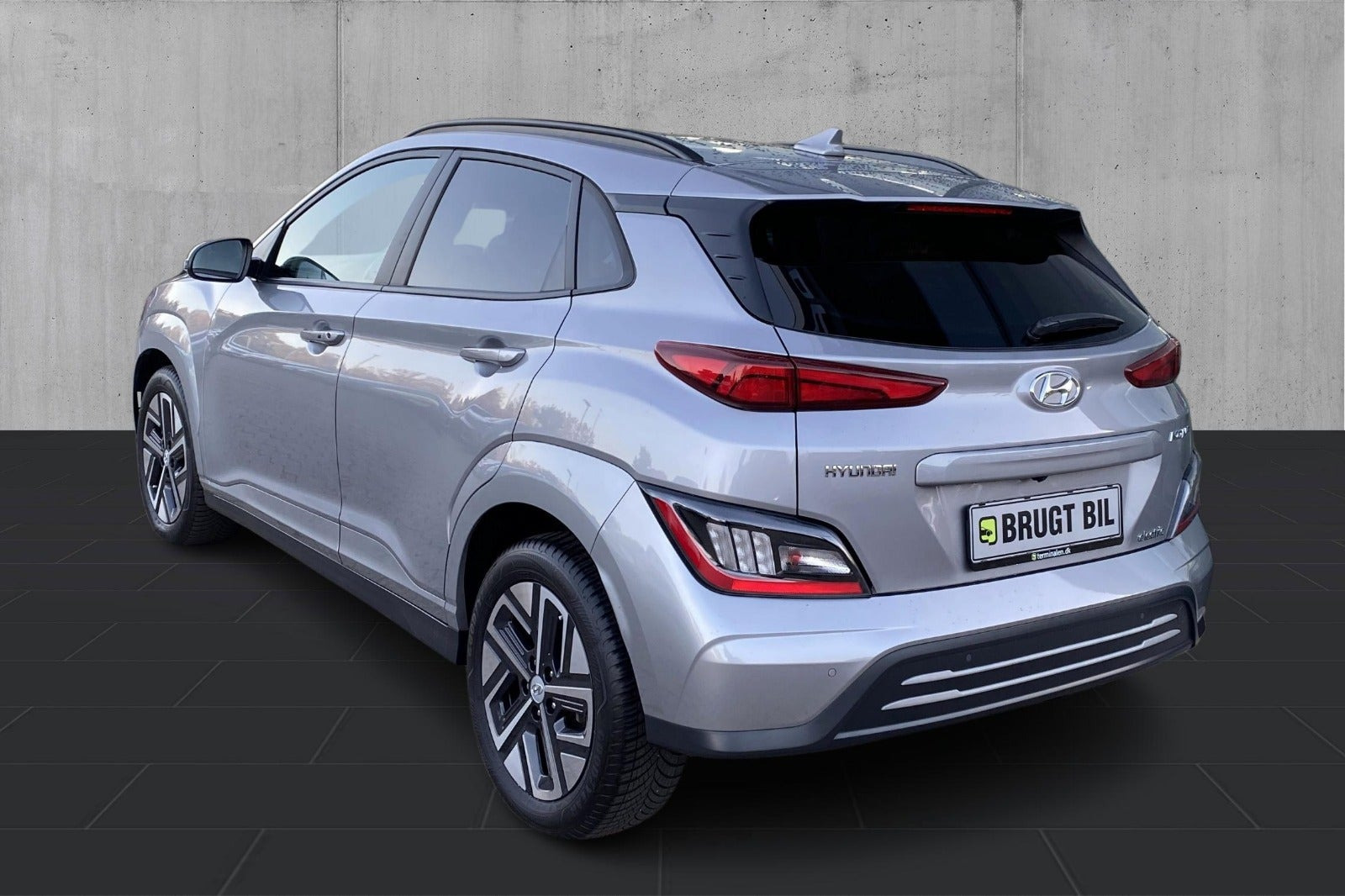 Sølv Hyundai Kona fra 2023