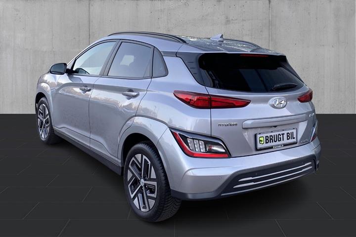 Sølv Hyundai Kona fra 2023