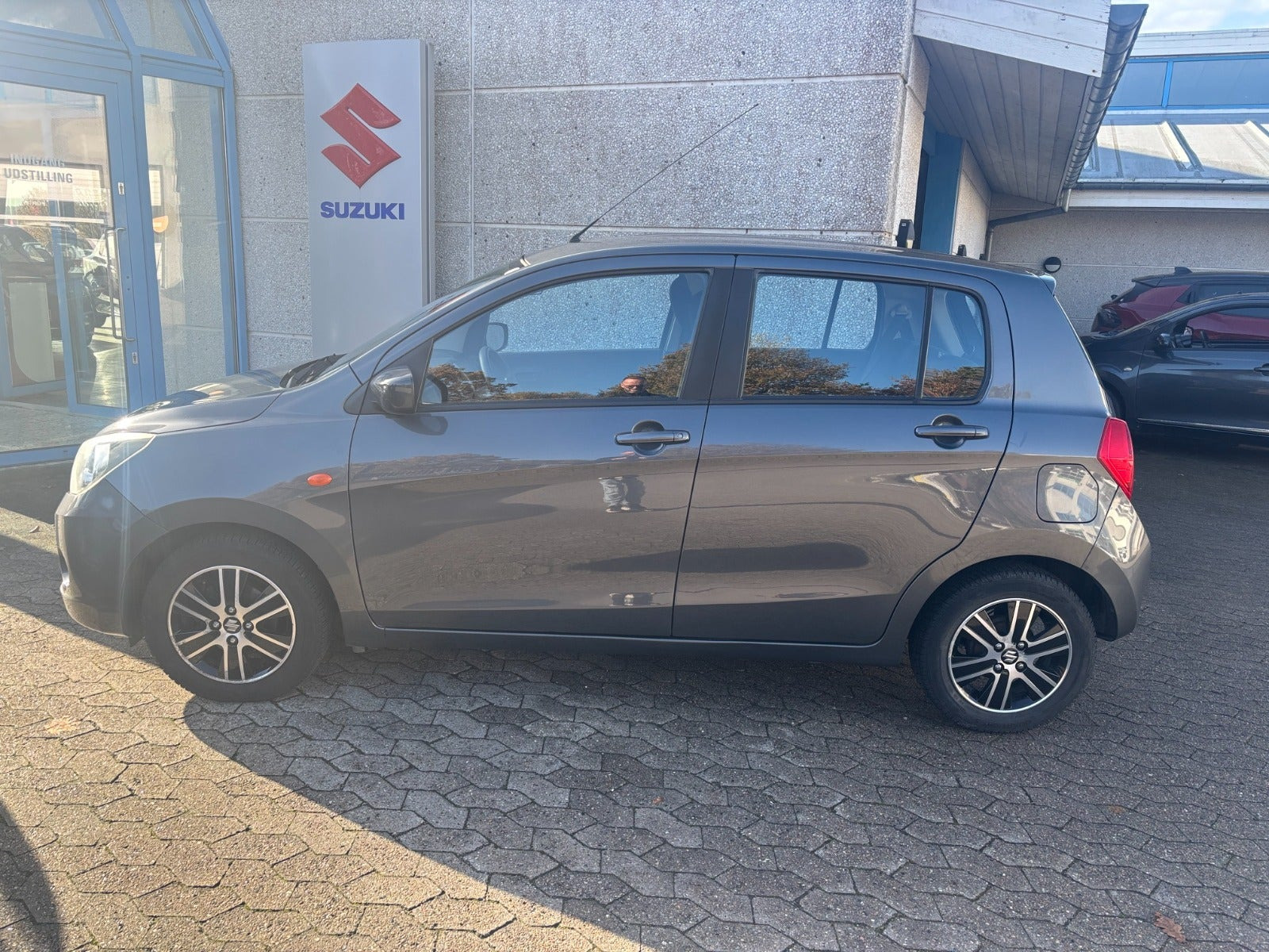 Grå Suzuki Celerio fra 2017