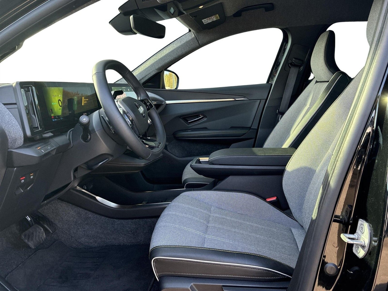 Sort Renault Scenic E-Tech fra 2025