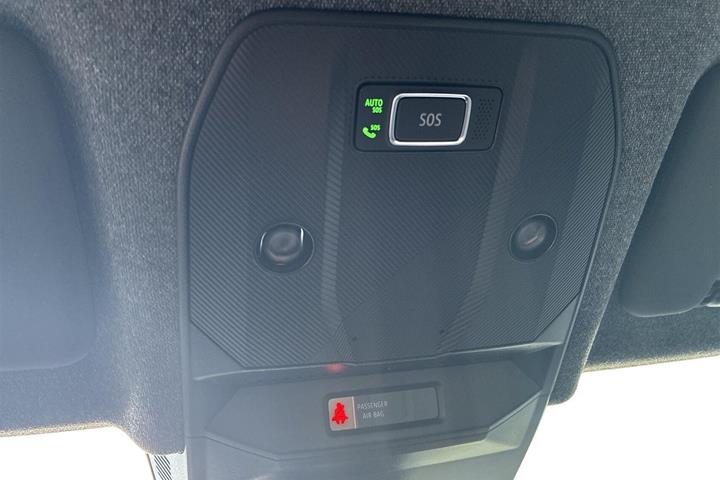 Sort Renault Scenic E-Tech fra 2025