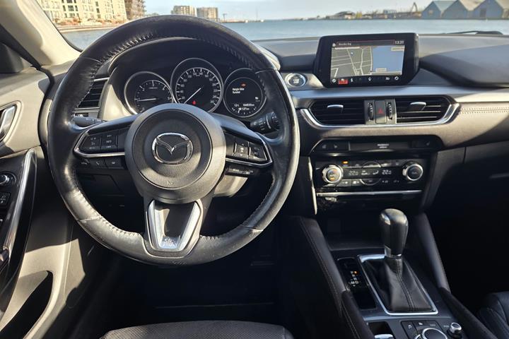 Sort Mazda 6 fra 2017