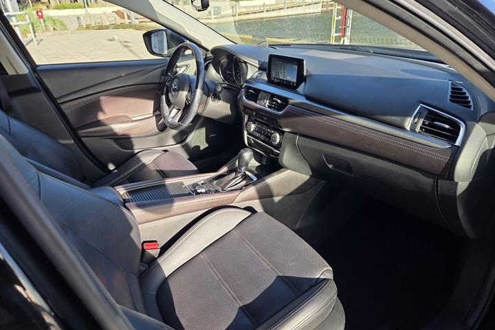 Sort Mazda 6 fra 2017