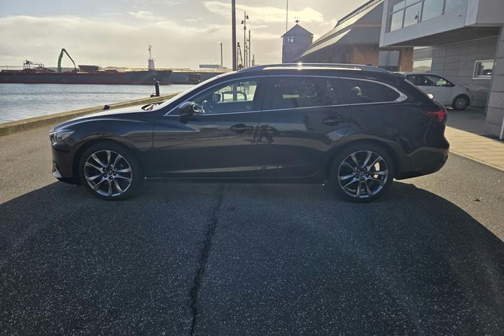 Sort Mazda 6 fra 2017