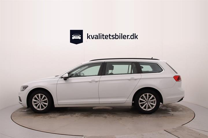 Hvid VW Passat fra 2023