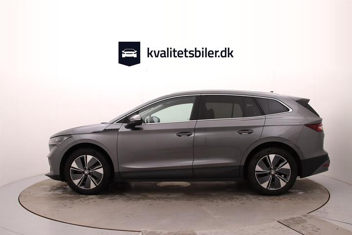 Grå Skoda Enyaq fra 2023