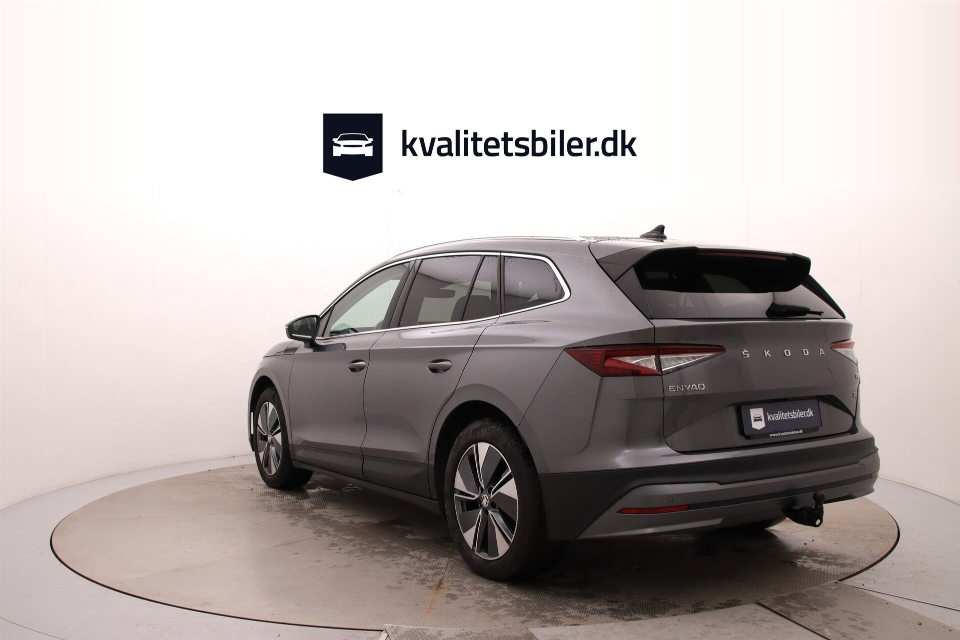 Grå Skoda Enyaq fra 2023