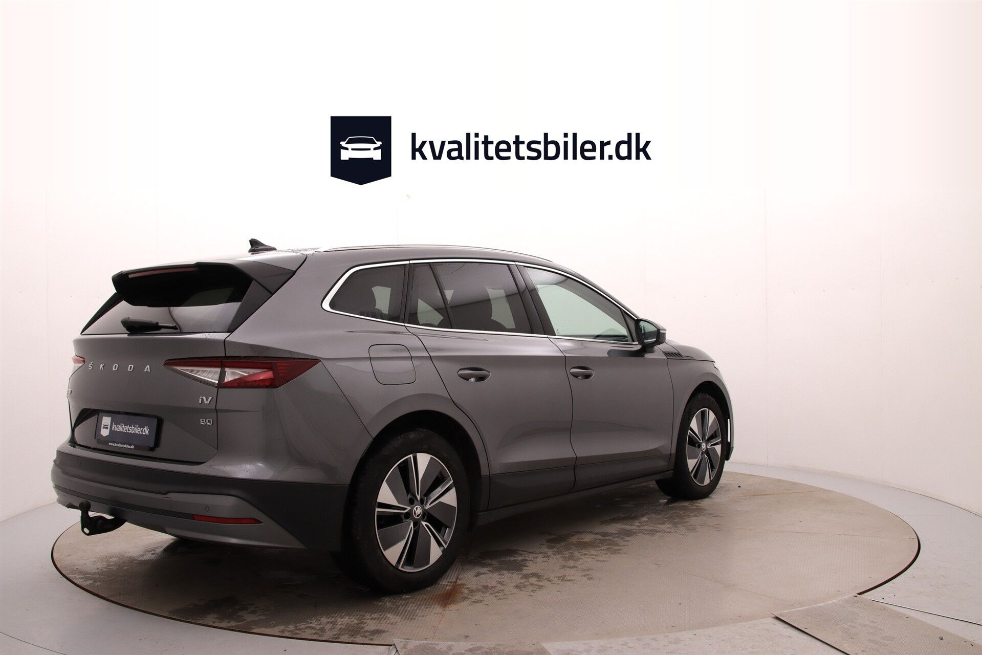 Grå Skoda Enyaq fra 2023