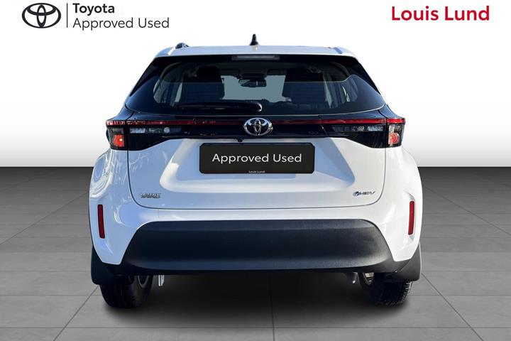 Hvid Toyota Yaris Cross fra 2026