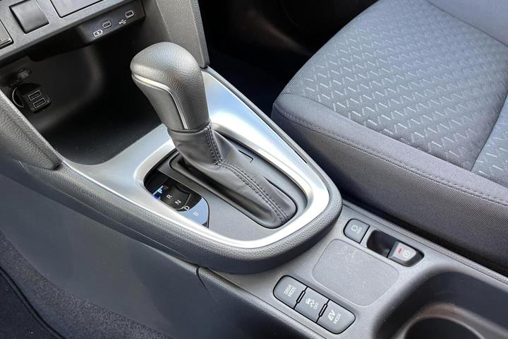 Hvid Toyota Yaris Cross fra 2026