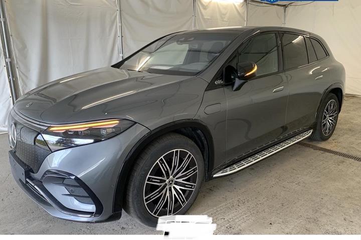 Grå Mercedes EQS580 fra 2024