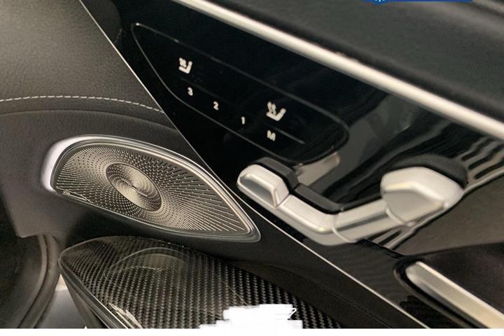 Grå Mercedes EQS580 fra 2024