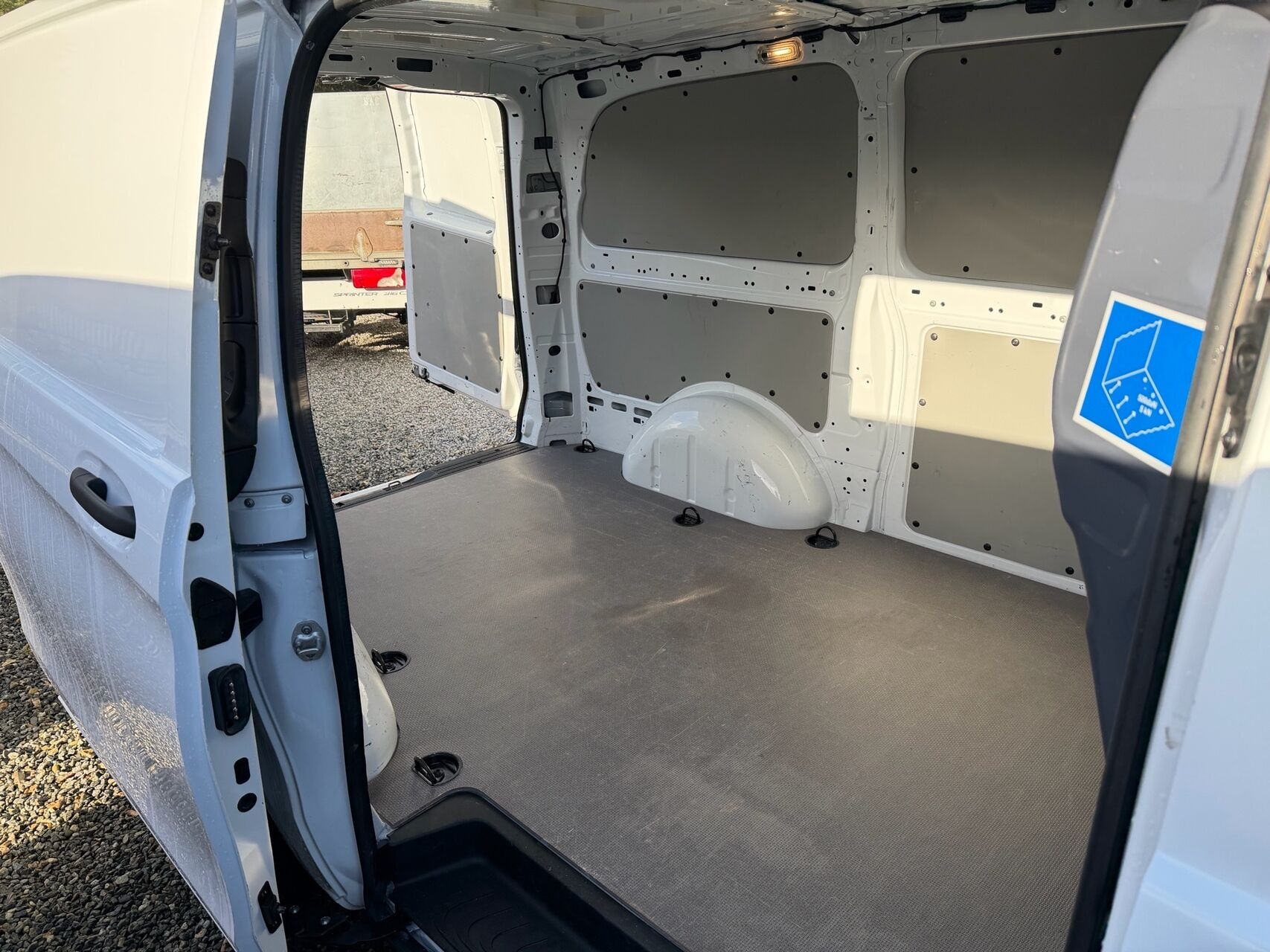 Hvid Mercedes Vito fra 2026