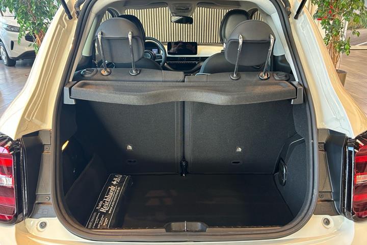 Hvid Fiat 500e fra 2024