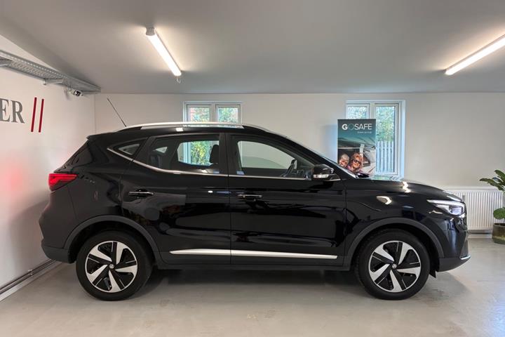 Sort MG ZS fra 2023