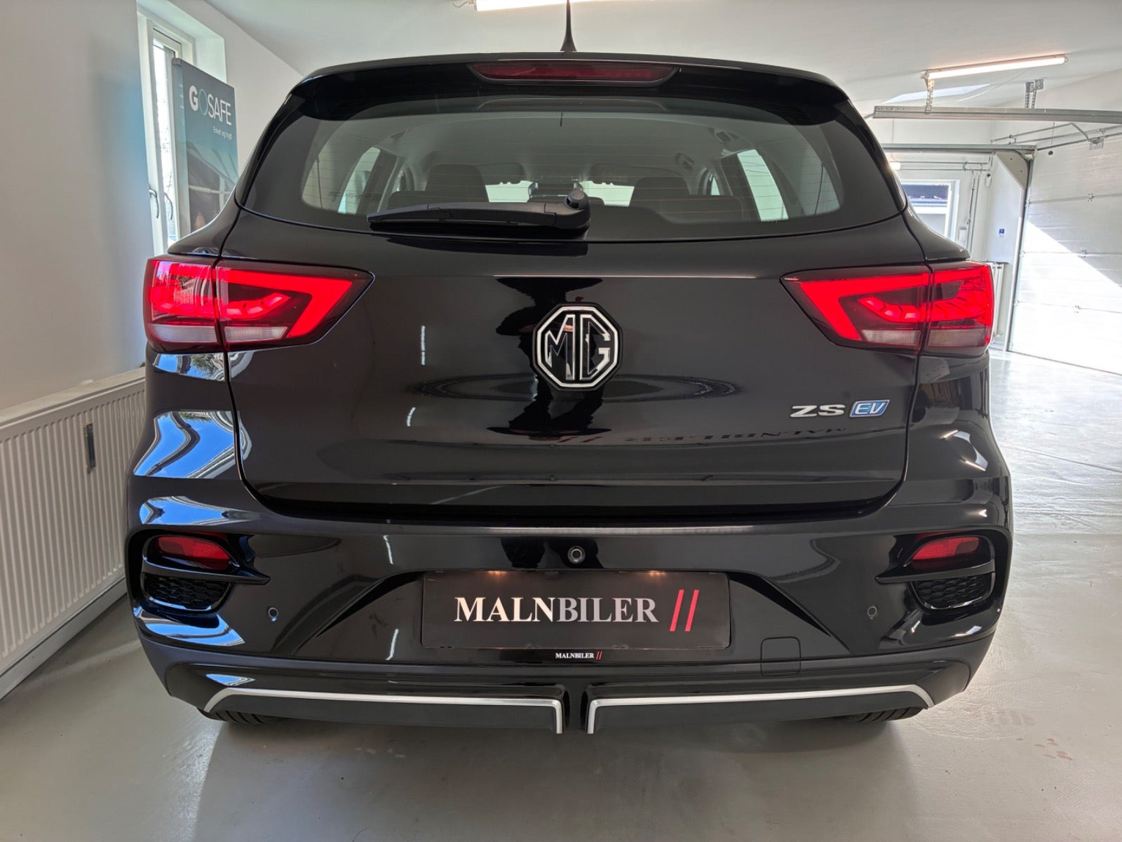 Sort MG ZS fra 2023