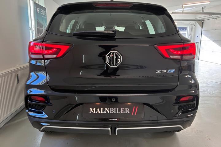 Sort MG ZS fra 2023