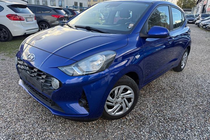 Blå Hyundai i10 fra 2021
